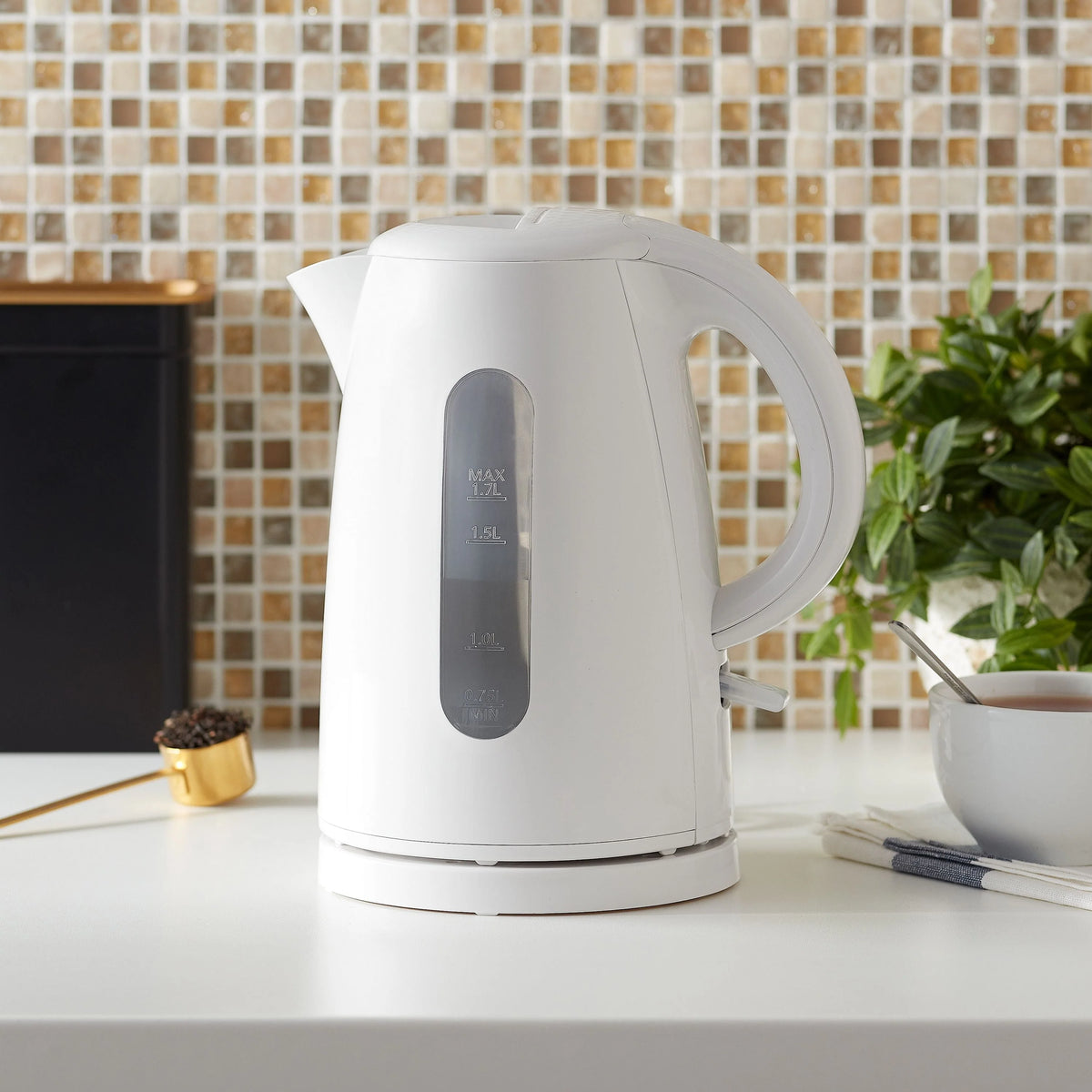 1.7 Liter White Electric Kettle T2432