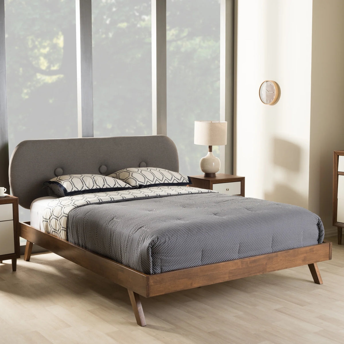 Platform Bed L32114